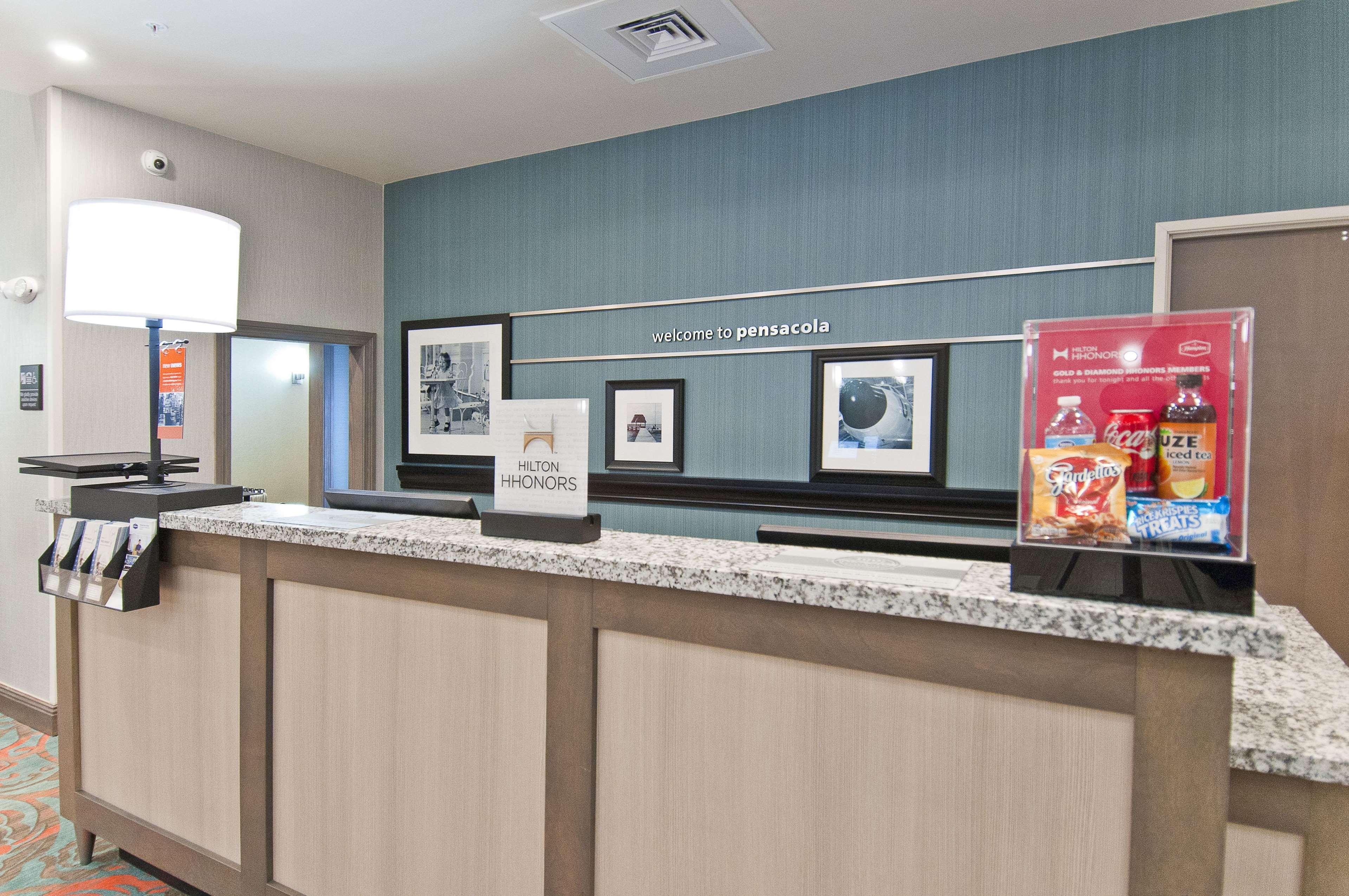 Hampton Inn & Suites Pensacola/I-10 Pine Forest Road Ferry Pass Экстерьер фото
